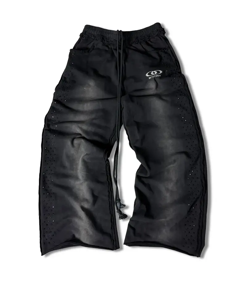 Hypedept Archive Onyx Rhinestone Sweatpants Black (1) Hypedept Archive Onyx Rhinestone Sweatpants Black (1)